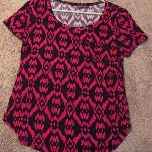 Navy/pink patterned short sleeve shirt